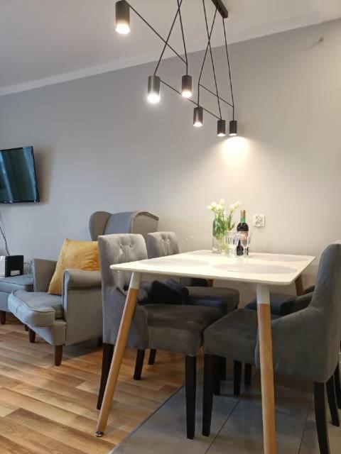 Family & Business Elegant Apartments Rynek Centrum Downtown - 2 Bedroom, Balcony, Parking Kielce Exteriér fotografie